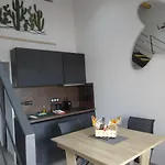 Les Cigalines Apartment